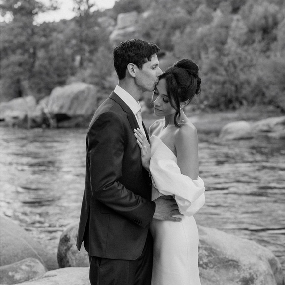 Welcome to my closet - Picture 1 of 2